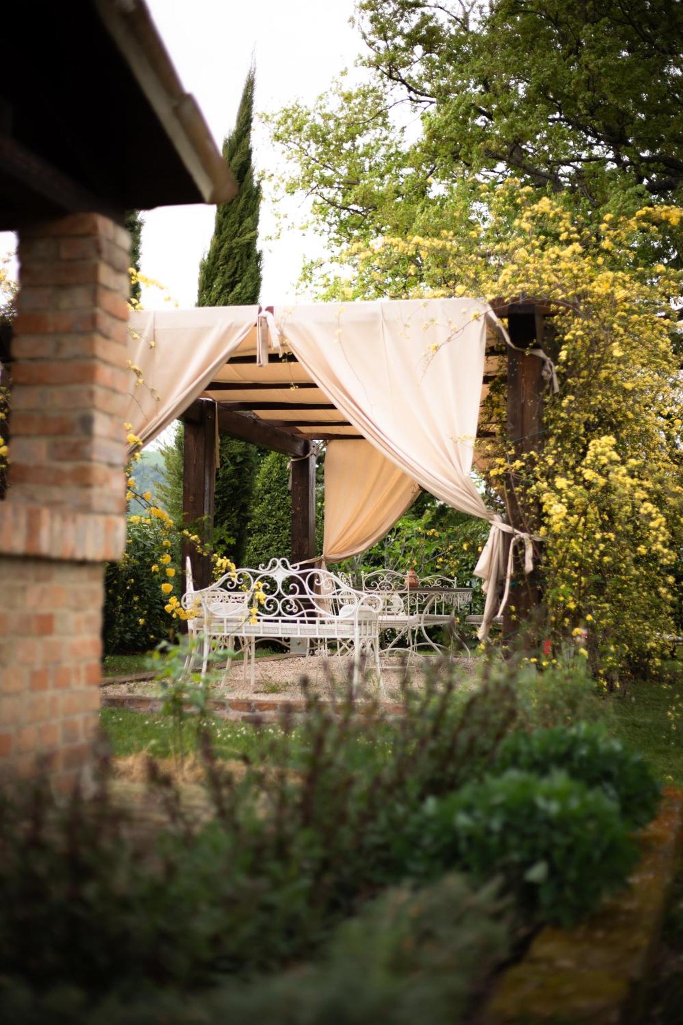 Ca' Le Cerque, Villa Surrounded By The Marche Nature Fossombrone Exterior foto